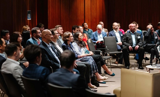 GBA Triển lãm ảnh “Legacy in Frames” và Tọa đàm “From Đổi Mới to a Global Gateway”- Ảnh 4. GBA Triển lãm ảnh “Legacy in Frames” và Tọa đàm “From Đổi Mới to a Global Gateway”- Ảnh 4.