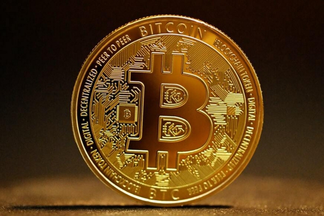 Giá Bitcoin hôm nay 6/11: Các quỹ ETF rút ròng gần 2 tỷ USD Bitcoin- Ảnh 1.