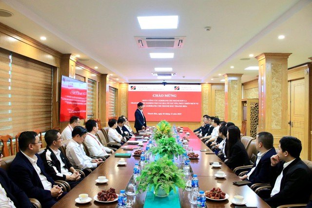 Agribank Bắc Thanh Hóa và Đoàn công tác Agribank Sơn La trao đổi về tăng hiệu quả tín dụng nông thôn- Ảnh 1.