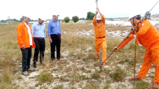 PC Đà Nẵng chủ động triển khai đồng bộ các biện pháp ứng phó với bão số 13- Ảnh 2. PC Đà Nẵng chủ động triển khai đồng bộ các biện pháp ứng phó với bão số 13- Ảnh 2.