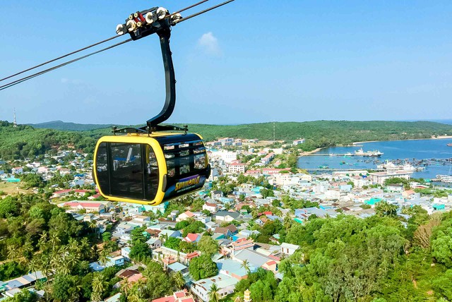 An Giang: Kinh tế 10 tháng năm 2025 duy trì đà tăng trưởng tích cực- Ảnh 3. An Giang: Kinh tế 10 tháng năm 2025 duy trì đà tăng trưởng tích cực- Ảnh 3.