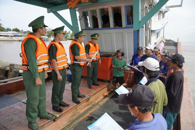 An Giang đã cấp giấy phép khai thác thủy sản cho 8.962 tàu đủ điều kiện- Ảnh 3. An Giang đã cấp giấy phép khai thác thủy sản cho 8.962 tàu đủ điều kiện- Ảnh 3.