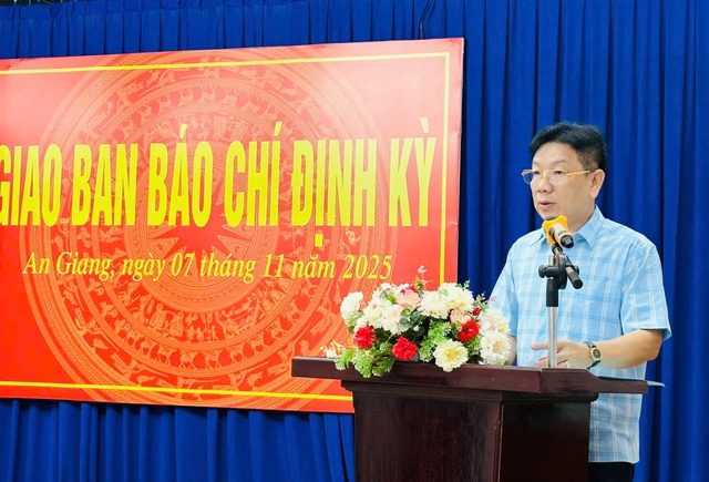 An Giang đã cấp giấy phép khai thác thủy sản cho 8.962 tàu đủ điều kiện- Ảnh 2. An Giang đã cấp giấy phép khai thác thủy sản cho 8.962 tàu đủ điều kiện- Ảnh 2.