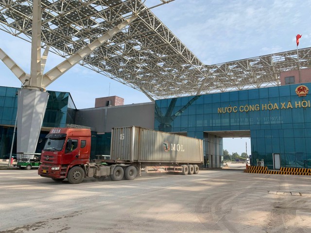 Quảng Ninh vượt kế hoạch thu ngân sách, tạo tiền đề tăng trưởng bền vững- Ảnh 1. Quảng Ninh vượt kế hoạch thu ngân sách, tạo tiền đề tăng trưởng bền vững- Ảnh 1.