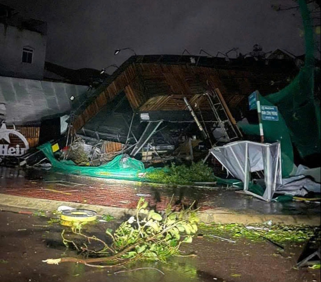 Chính phủ hỗ trợ khẩn cấp 80 tỷ đồng cho 3 tỉnh khắc phục hậu quả bão số 13- Ảnh 1. Chính phủ hỗ trợ khẩn cấp 80 tỷ đồng cho 3 tỉnh khắc phục hậu quả bão số 13- Ảnh 1.