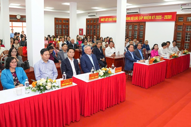 Hải Phòng: Phó Thủ tướng Thường trực Chính phủ thăm và làm việc tại Trường THPT Kiến An- Ảnh 1.