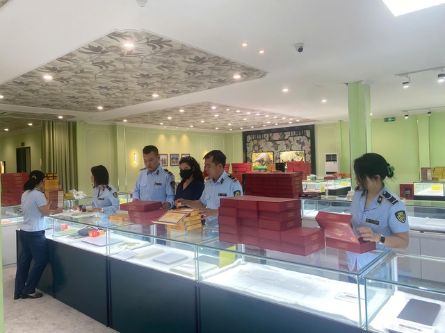 Quảng Ninh: Bắt giữ số lượng lớn hàng giả, thực phẩm chức năng trị giá hơn 2,6 tỷ đồng- Ảnh 1. Quảng Ninh: Bắt giữ số lượng lớn hàng giả, thực phẩm chức năng trị giá hơn 2,6 tỷ đồng- Ảnh 1.