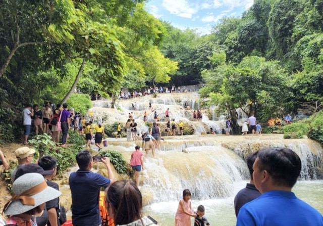 Du lịch Thanh Hóa: Tăng trưởng dương nhưng vẫn ở “điểm bản lề chiến lược”- Ảnh 4.