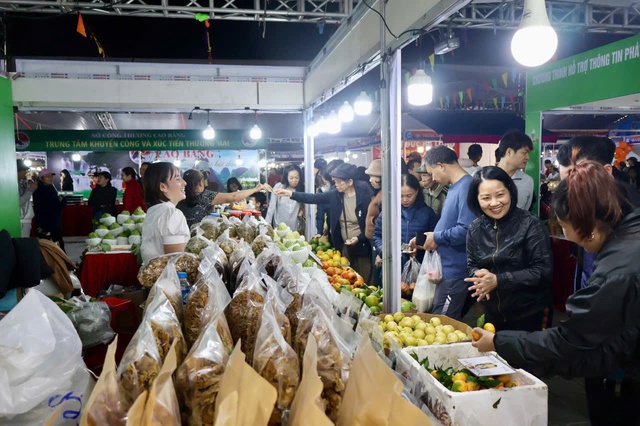Hội chợ Công Thương vùng Đồng bằng sông Hồng - Hải Phòng 2025: “Kết nối - Hợp tác - Phát triển bền vững”- Ảnh 1. Hội chợ Công Thương vùng Đồng bằng sông Hồng - Hải Phòng 2025: “Kết nối - Hợp tác - Phát triển bền vững”- Ảnh 1.