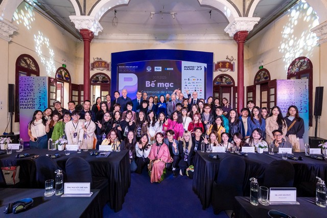 Photo Hanoi’25 khép lại hành trình sáng tạo, khẳng định vị thế Hà Nội trên bản đồ nhiếp ảnh quốc tế- Ảnh 3. Photo Hanoi’25 khép lại hành trình sáng tạo, khẳng định vị thế Hà Nội trên bản đồ nhiếp ảnh quốc tế- Ảnh 3.