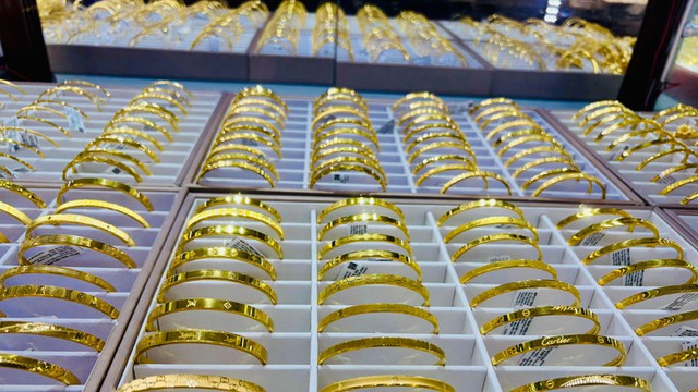 Giá vàng hôm nay 11/12: Biến động mạnh- Ảnh 1.