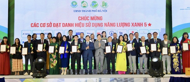 Hà Nội: Vinh danh 87 cơ sở, công trình xây dựng sử dụng năng lượng xanh năm 2025- Ảnh 4. Hà Nội: Vinh danh 87 cơ sở, công trình xây dựng sử dụng năng lượng xanh năm 2025- Ảnh 4.