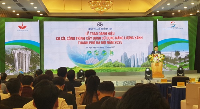 Hà Nội: Vinh danh 87 cơ sở, công trình xây dựng sử dụng năng lượng xanh năm 2025- Ảnh 1. Hà Nội: Vinh danh 87 cơ sở, công trình xây dựng sử dụng năng lượng xanh năm 2025- Ảnh 1.