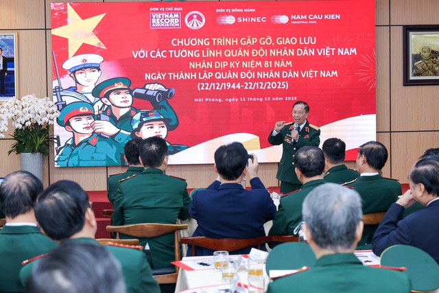 Cuộc gặp mặt, giao lưu xúc động và ý nghĩa của những người lính Quân đội Nhân dân Việt Nam- Ảnh 1. Cuộc gặp mặt, giao lưu xúc động và ý nghĩa của những người lính Quân đội Nhân dân Việt Nam- Ảnh 1.