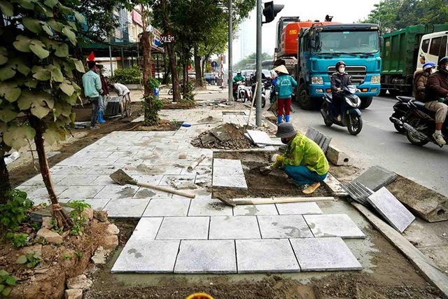 Hà Nội: Yêu cầu không cấp phép thi công đào đường, vỉa hè giai đoạn cuối năm- Ảnh 1. Hà Nội: Yêu cầu không cấp phép thi công đào đường, vỉa hè giai đoạn cuối năm- Ảnh 1.