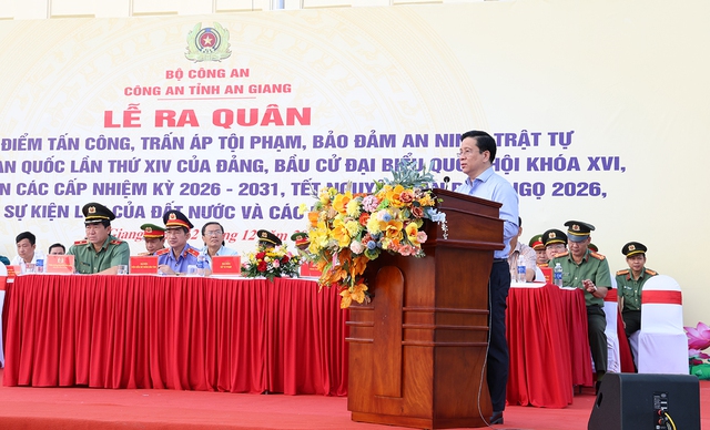 Công an tỉnh An Giang ra quân cao điểm bảo đảm ANTT Tết Nguyên đán 2026- Ảnh 2. Công an tỉnh An Giang ra quân cao điểm bảo đảm ANTT Tết Nguyên đán 2026- Ảnh 2.