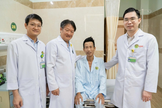Bệnh viện Đại học Nam Cần Thơ phẫu thuật cho bệnh nhân bị rò đại tràng - bàng quang- Ảnh 2.