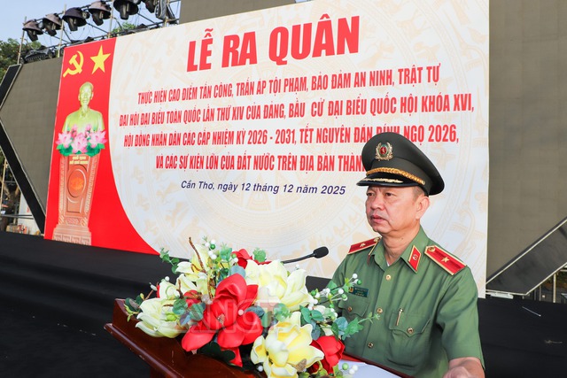 Công an TP Cần Thơ ra quân cao điểm tấn công, trấn áp tội phạm, bảo đảm ANTT Tết Nguyên đán Bính Ngọ 2026- Ảnh 4. Công an TP Cần Thơ ra quân cao điểm tấn công, trấn áp tội phạm, bảo đảm ANTT Tết Nguyên đán Bính Ngọ 2026- Ảnh 4.