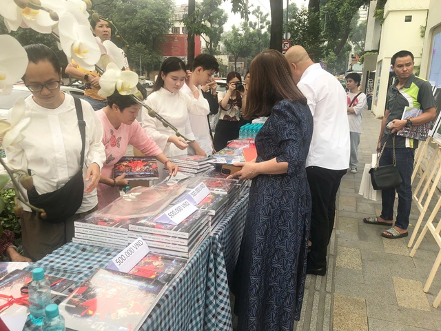 Ra mắt sách ảnh “80 năm, một Việt Nam vững tin” của nghệ sĩ nhiếp ảnh Nguyễn Á- Ảnh 4. Ra mắt sách ảnh “80 năm, một Việt Nam vững tin” của nghệ sĩ nhiếp ảnh Nguyễn Á- Ảnh 4.