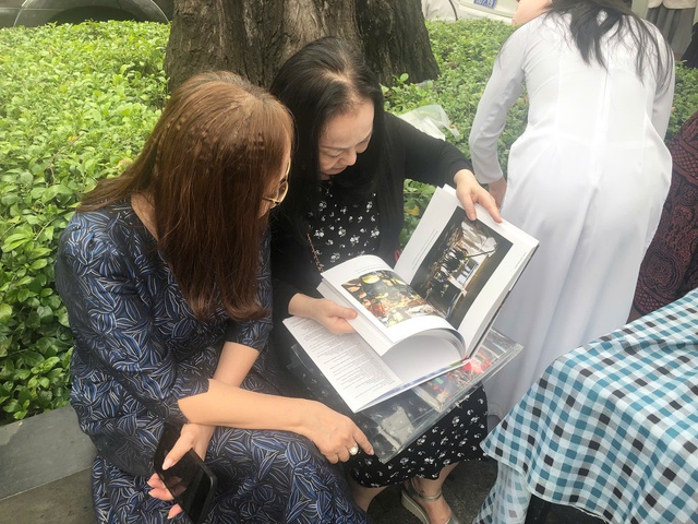 Ra mắt sách ảnh “80 năm, một Việt Nam vững tin” của nghệ sĩ nhiếp ảnh Nguyễn Á- Ảnh 5. Ra mắt sách ảnh “80 năm, một Việt Nam vững tin” của nghệ sĩ nhiếp ảnh Nguyễn Á- Ảnh 5.