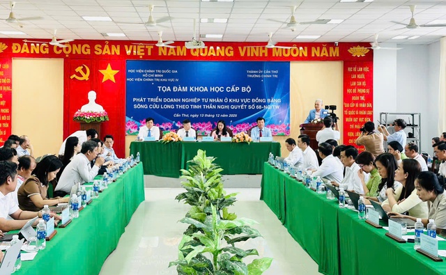Toạ đàm khoa học về phát triển kinh tế tư nhân ở ĐBSCL theo tinh thần Nghị quyết số 68 của Bộ Chính trị- Ảnh 3. Toạ đàm khoa học về phát triển kinh tế tư nhân ở ĐBSCL theo tinh thần Nghị quyết số 68 của Bộ Chính trị- Ảnh 3.