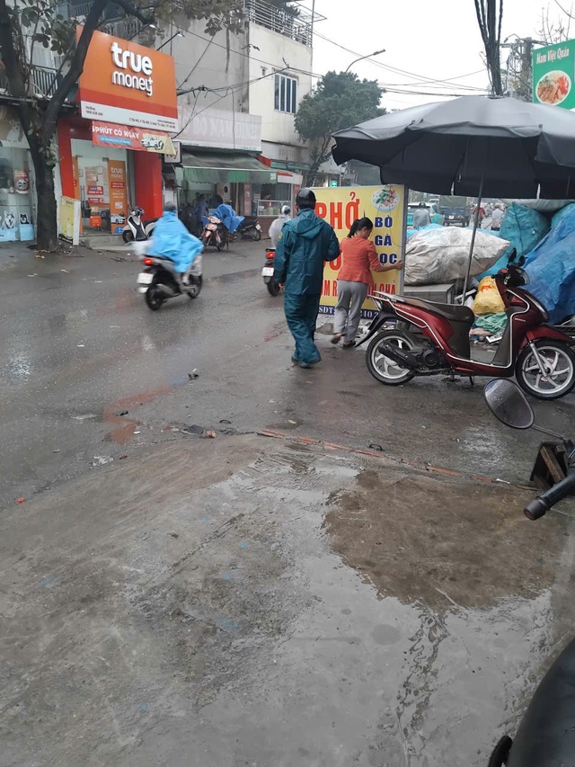 Phường Tây Mỗ: Ra quân lập lại kỷ cương trật tự đô thị- Ảnh 3. Phường Tây Mỗ: Ra quân lập lại kỷ cương trật tự đô thị- Ảnh 3.