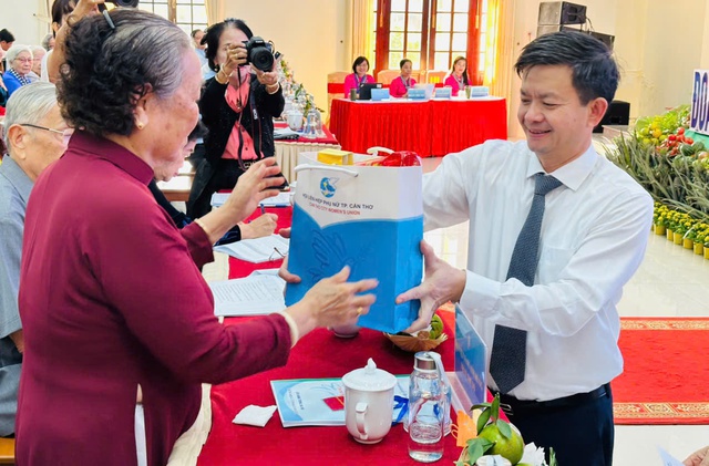 Phấn đấu đến năm 2030, TP Cần Thơ có 5.000 hộ phụ nữ thoát nghèo bền vững- Ảnh 6. Phấn đấu đến năm 2030, TP Cần Thơ có 5.000 hộ phụ nữ thoát nghèo bền vững- Ảnh 6.