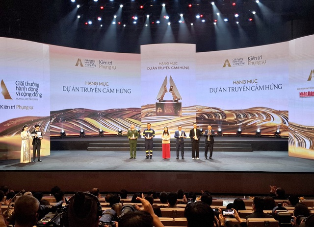 Trao Giải thưởng “Hành động vì Cộng đồng 2025”: Tôn vinh các nghĩa cử cao đẹp- Ảnh 8.