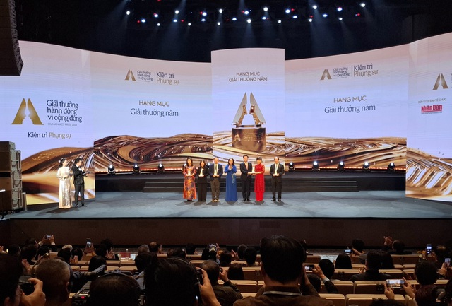 Trao Giải thưởng “Hành động vì Cộng đồng 2025”: Tôn vinh các nghĩa cử cao đẹp- Ảnh 1.