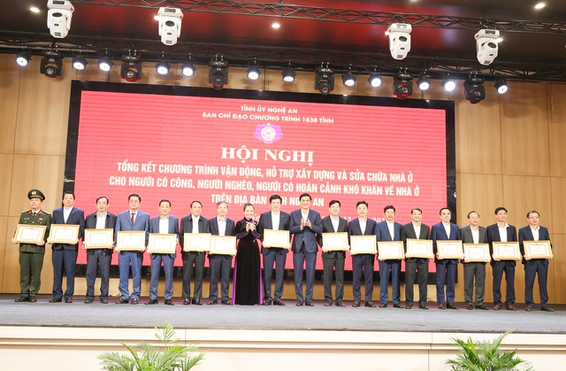 Nghệ An: Hoàn thành xóa 20.802 nhà tạm, khẳng định sức mạnh đại đoàn kết toàn dân tộc.- Ảnh 6.