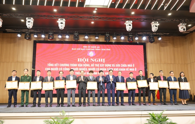 Nghệ An: Hoàn thành xóa 20.802 nhà tạm, khẳng định sức mạnh đại đoàn kết toàn dân tộc.- Ảnh 7.