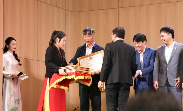 Nhà báo Vũ Thái Quảng và hành trình lặng thầm dựng xây những ngôi nhà “Đại đoàn kết”- Ảnh 5.