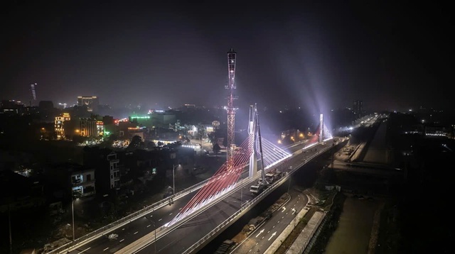 Dự án cầu dây văng đường sắt đầu tiên ở Thanh Hóa sắp thông xe- Ảnh 3. Dự án cầu dây văng đường sắt đầu tiên ở Thanh Hóa sắp thông xe- Ảnh 3.