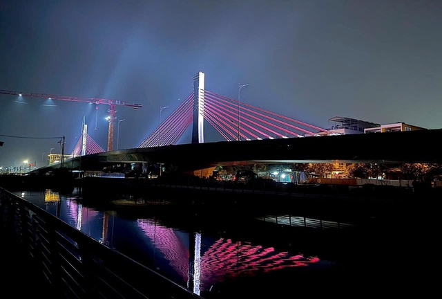 Dự án cầu dây văng đường sắt đầu tiên ở Thanh Hóa sắp thông xe- Ảnh 1. Dự án cầu dây văng đường sắt đầu tiên ở Thanh Hóa sắp thông xe- Ảnh 1.