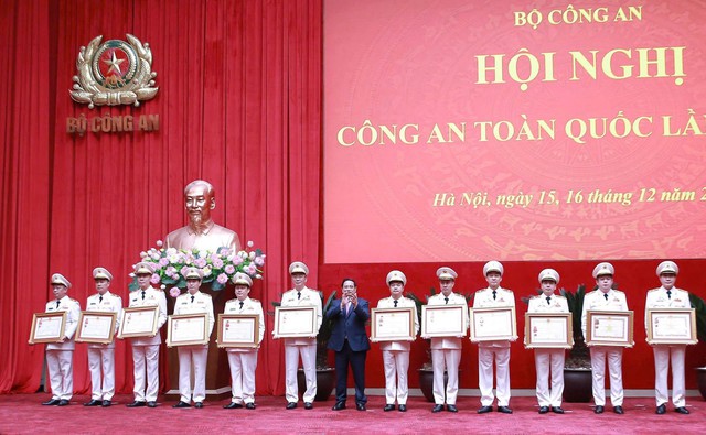 Công an tỉnh Thanh Hóa: Đơn vị dẫn đầu phong trào thi đua năm 2025- Ảnh 1. Công an tỉnh Thanh Hóa: Đơn vị dẫn đầu phong trào thi đua năm 2025- Ảnh 1.