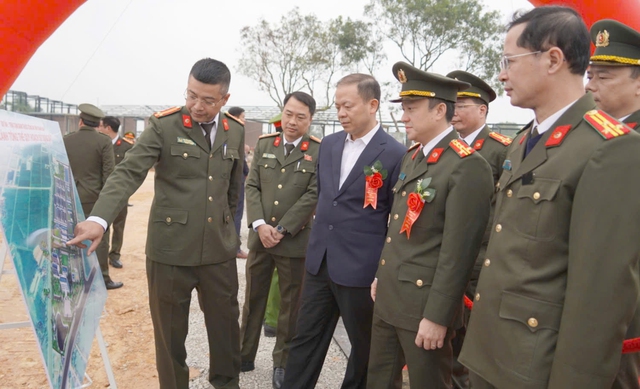 Công an tỉnh Thanh Hóa: Khởi công xây dựng Trại Tạm giam và Trụ sở Phòng Cảnh sát cơ động- Ảnh 4. Công an tỉnh Thanh Hóa: Khởi công xây dựng Trại Tạm giam và Trụ sở Phòng Cảnh sát cơ động- Ảnh 4.