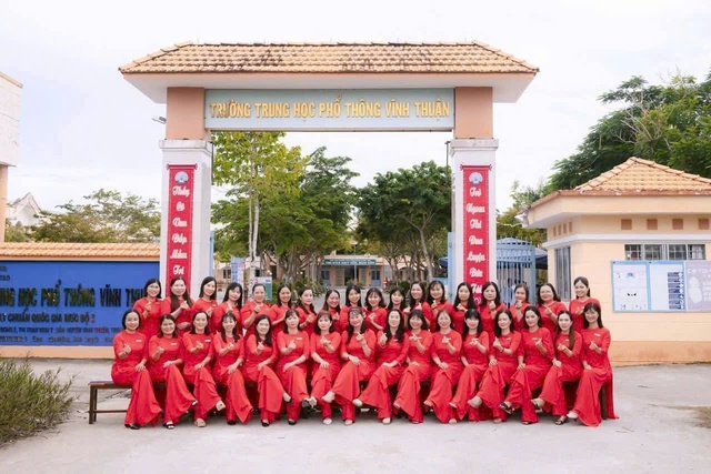 Trường THPT Vĩnh Thuận đạt kiểm định chất lượng giáo dục cấp độ 3 và chuẩn Quốc gia mức độ 2- Ảnh 4. Trường THPT Vĩnh Thuận đạt kiểm định chất lượng giáo dục cấp độ 3 và chuẩn Quốc gia mức độ 2- Ảnh 4.