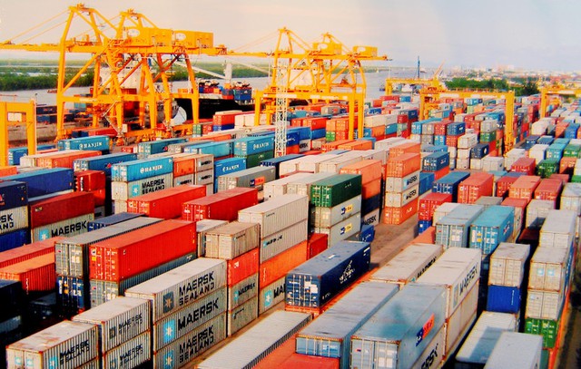 Đến trung tuần tháng 12, quy mô kim ngạch xuất nhập khẩu Việt Nam tiến sát mốc 900 tỷ USD- Ảnh 1.