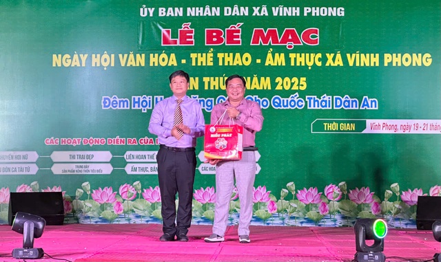 Bế mạc “Ngày hội Văn hóa - Thể thao - Ẩm thực xã Vĩnh Phong lần thứ I năm 2025- Ảnh 1.