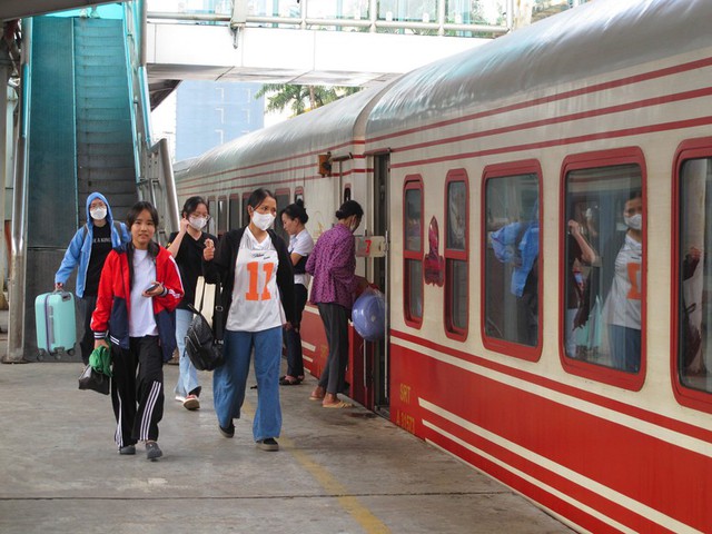 Hoạt động vận tải phục hồi rõ nét và duy trì mức tăng trưởng khá- Ảnh 1.