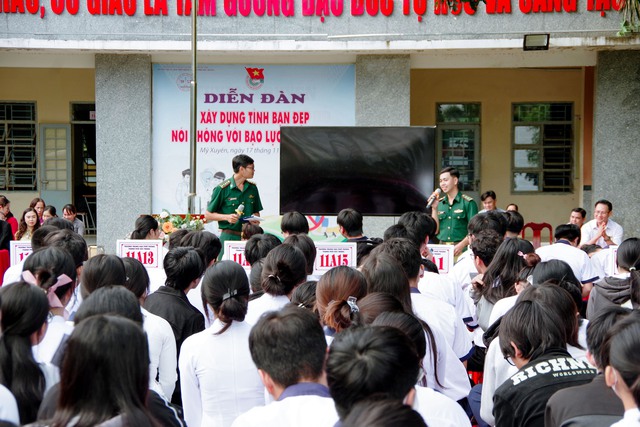 Cuộc thi “Rung chuông vàng” tự hào truyền thống Quân đội Nhân dân Việt Nam- Ảnh 1.
