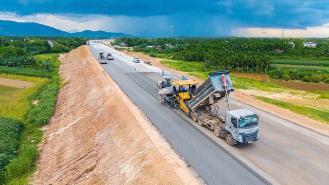 Năm 2025, Bộ Xây dựng hoàn thành mục tiêu tăng trưởng đạt trên 9%- Ảnh 1.