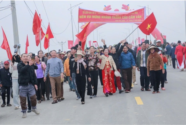 Thông xe kỹ thuật hai công trình giao thông trọng điểm, tháo gỡ các “điểm nghẽn” của Thanh Hóa- Ảnh 7.