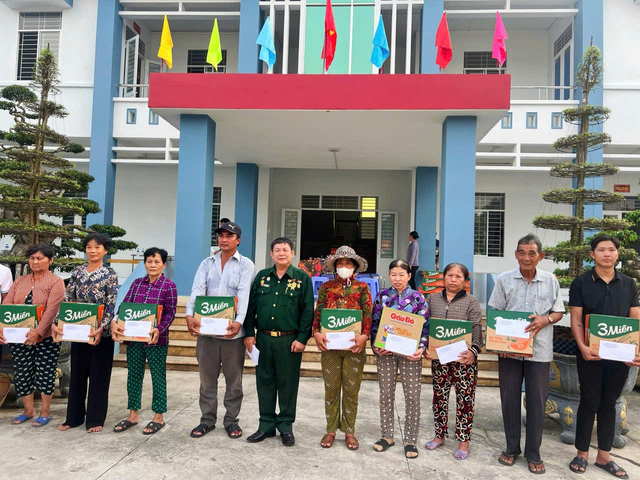 Trung tâm TGPLNN số 1 TP.HCM: Tặng quà và hỗ trợ kinh phí sửa chữa Nhà Đồng đội tại Tây Ninh- Ảnh 3.