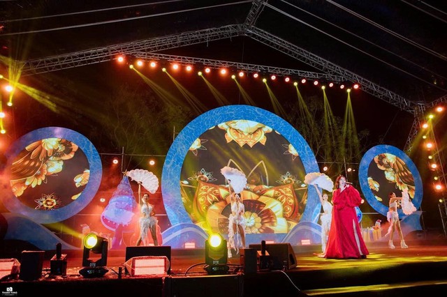 Âm nhạc kết nối cộng đồng trong đêm Giáng sinh ở ROX Living Aquamarine Diễn Châu- Ảnh 5.