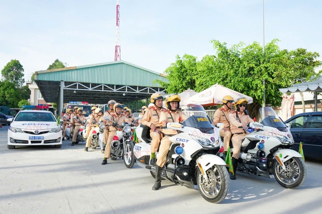 Công an TP Cần Thơ gửi thông điệp “mạnh” về trật tự, an toàn giao thông và an toàn cháy nổ cuối năm- Ảnh 2.