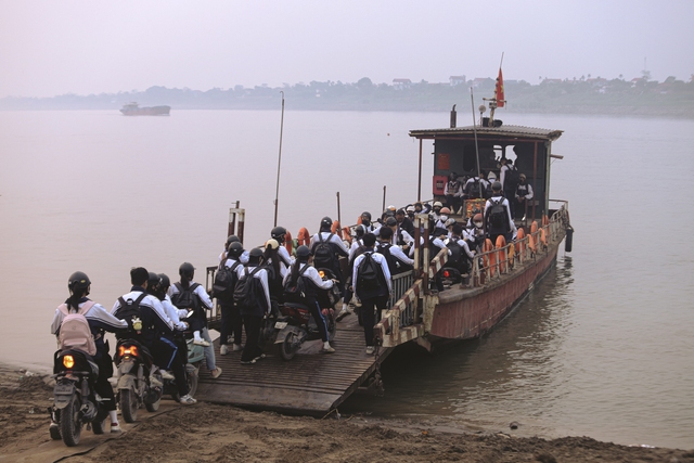 Chuyến phà chở những ước mơ
- Ảnh 4.