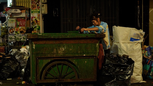 Nụ cười "toả nắng" giữa đêm Hà Nội- Ảnh 5.