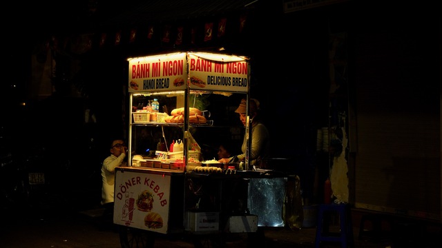 Nụ cười "toả nắng" giữa đêm Hà Nội- Ảnh 6.