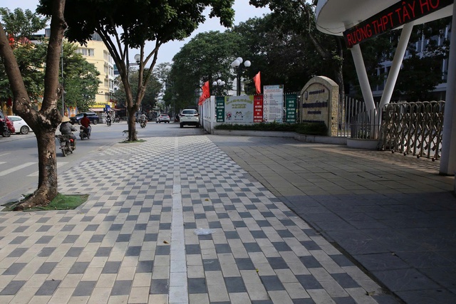 Hà Nội làm mới vỉa hè trên nhiều tuyến phố- Ảnh 10.